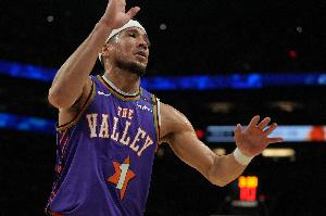 华体会比分直播-独木难支！布克空砍全场最高39分11助 罚球8中8