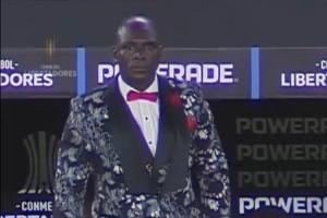 华体会赛事-男人最好的医美“巴塞罗那”主帅卡斯蒂略再次燕尾服亮相