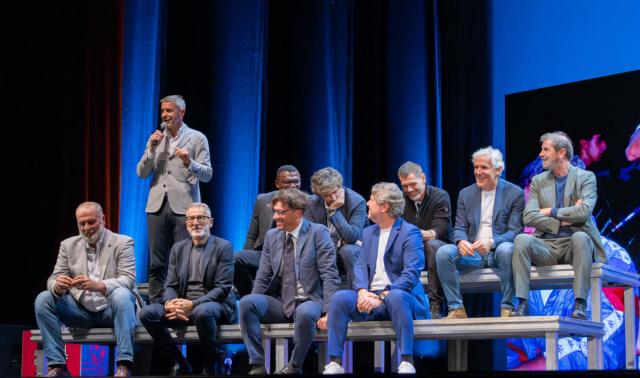 华体会比分直播-30年后传奇再聚，卡佩罗的不败米兰有何秘密？