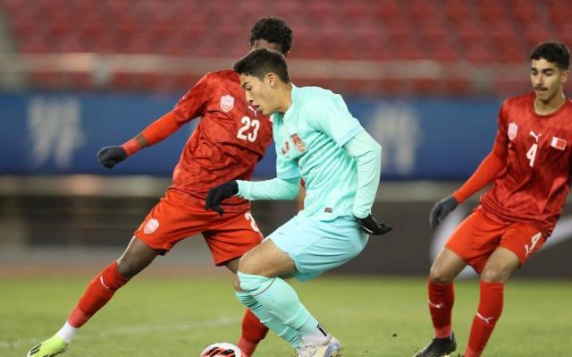 【U17亚预赛】艾比布拉闪击卞宇郎补射 中国2：0巴林