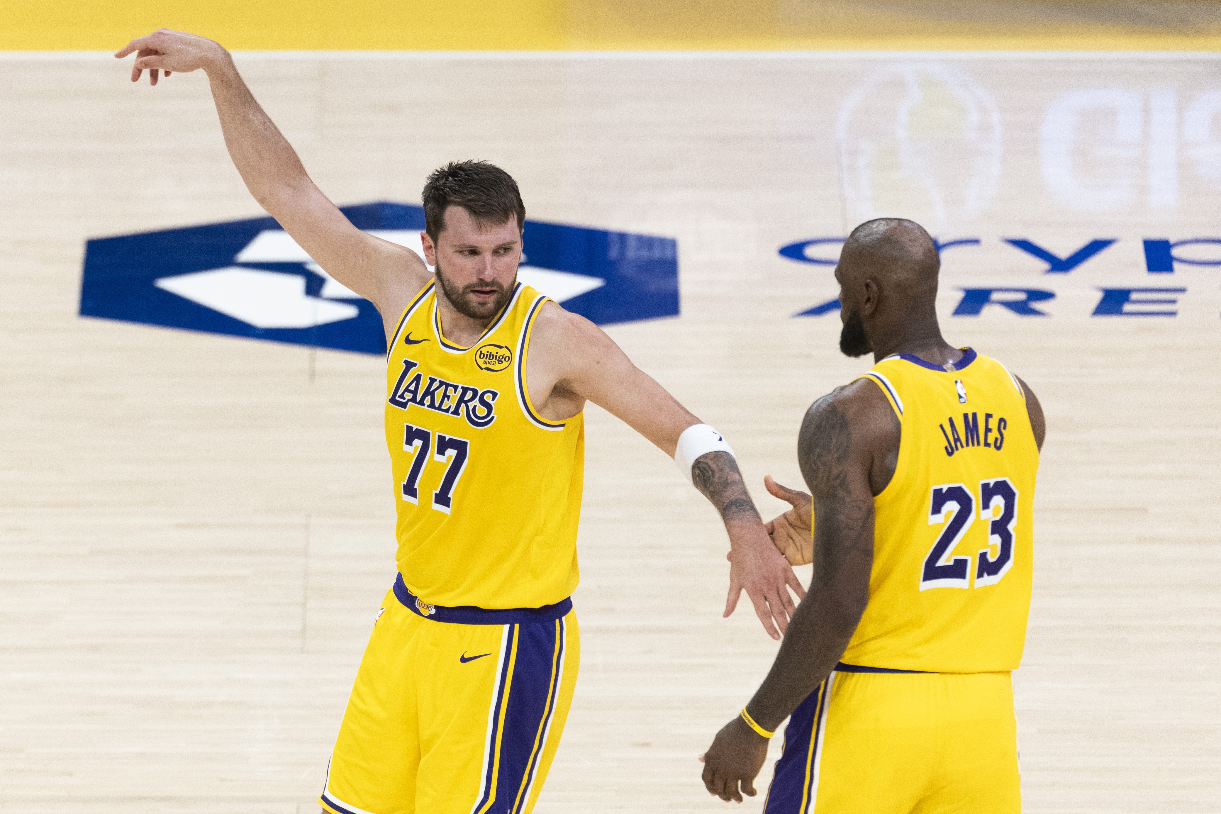 华体会比分直播-汤爹：詹姆斯仍是湖人队内最佳 东契奇哪方面比他强？